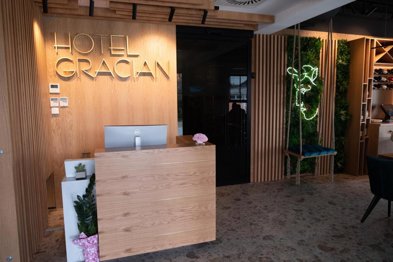Hotel Gracian Sremska Mitrovica Exterior foto